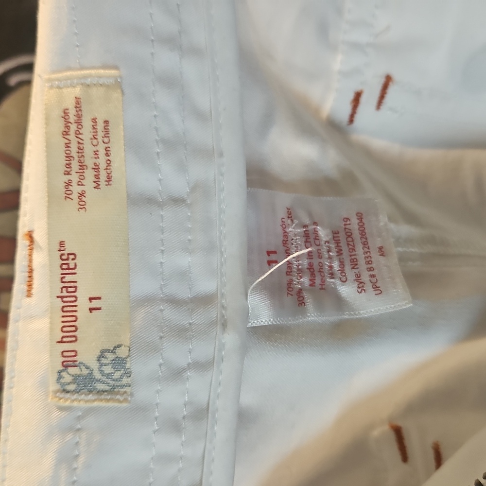 No Boundaries White Casual Pants - Picture 5 of 5